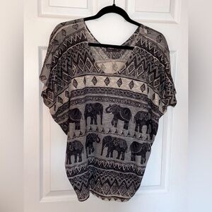 Joyce Leslie - Tribal Print Tshirt - L